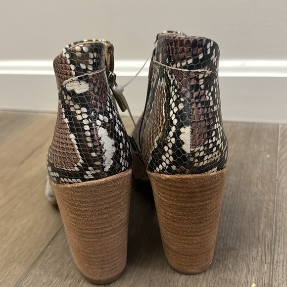 NEW! Vince Camuto Bronze Snake Print Fedrilla Open Toe Bootie - Size 7.5 - Picture 6 of 11